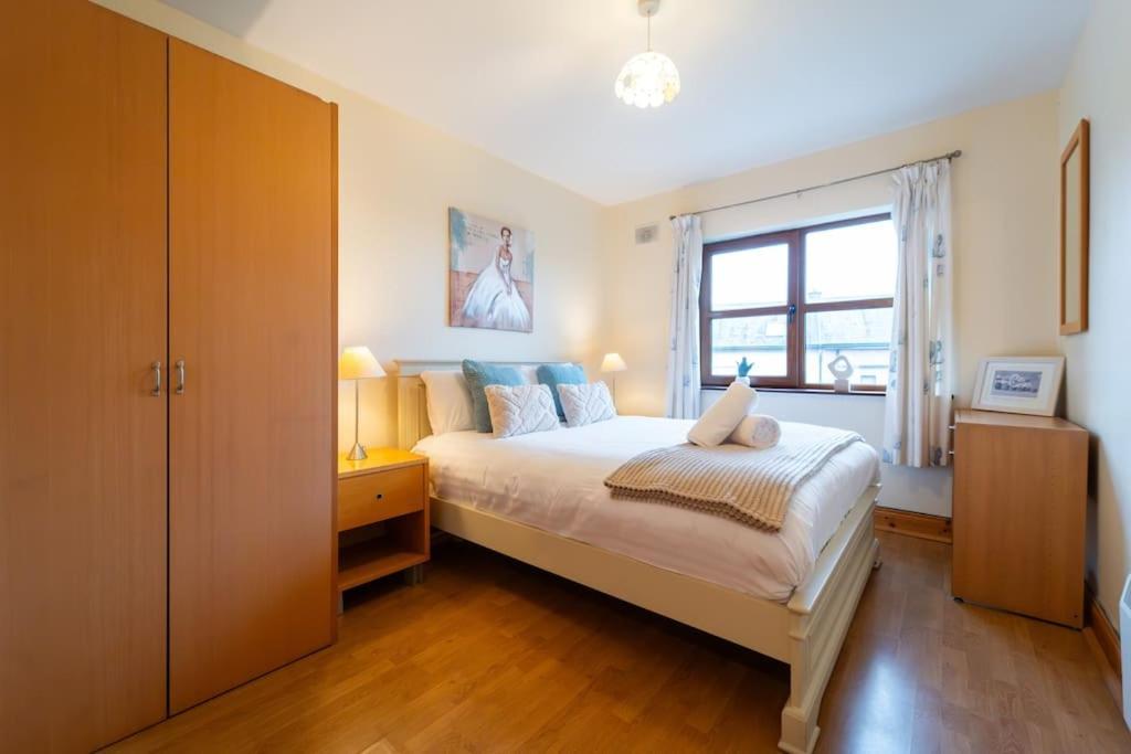Central Dingle Stay Exterior photo