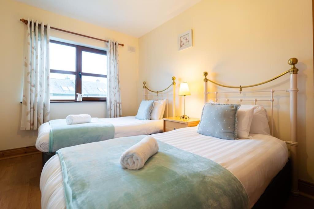 Central Dingle Stay Exterior photo