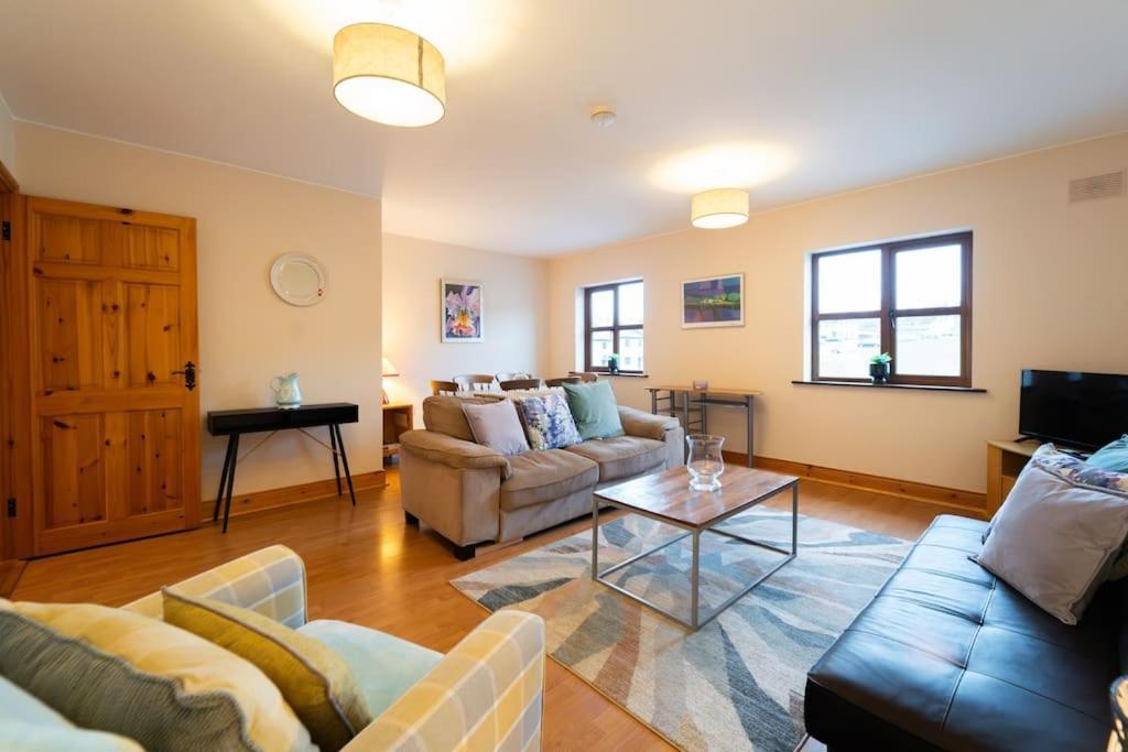Central Dingle Stay Exterior photo